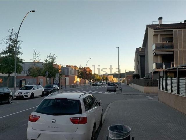 Local Comercial en venta en Olesa De Montserrat, Barri de la Flora