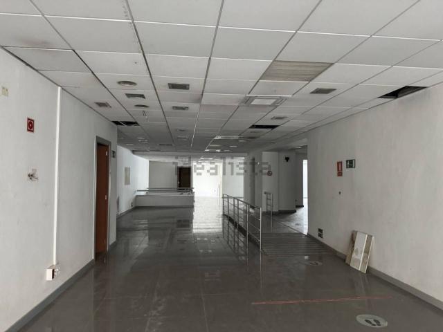 Local Comercial en alquiler en Sant Cristòfol les Fonts, Olot