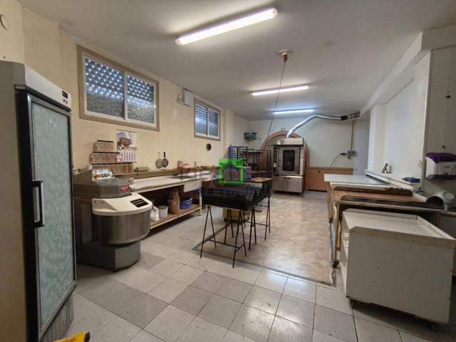 Local Comercial en venta en O Vinteún, Ourense