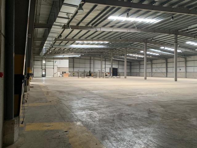 Nave en alquiler en l'Eixample de Parets, Vallès Oriental