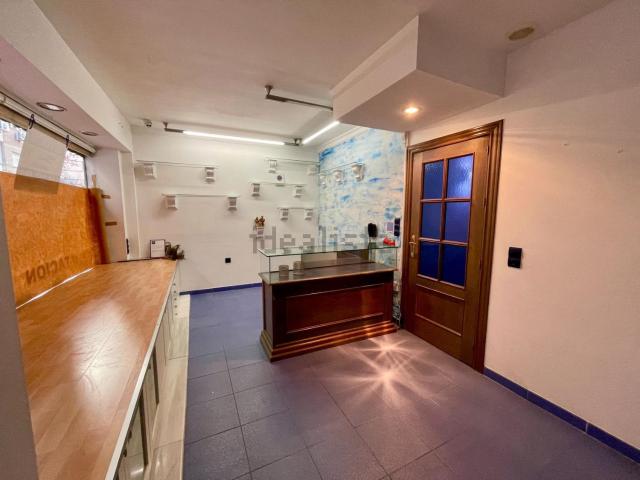Local Comercial en venta en Granada, Plaza Toros - Doctores - San Lázaro