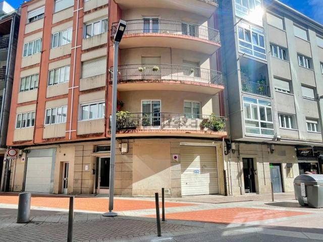 Local Comercial en venta en A Moureira, Pontevedra