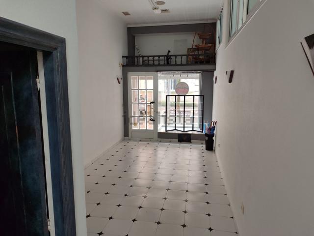 Local Comercial en alquiler en A Moureira, Pontevedra