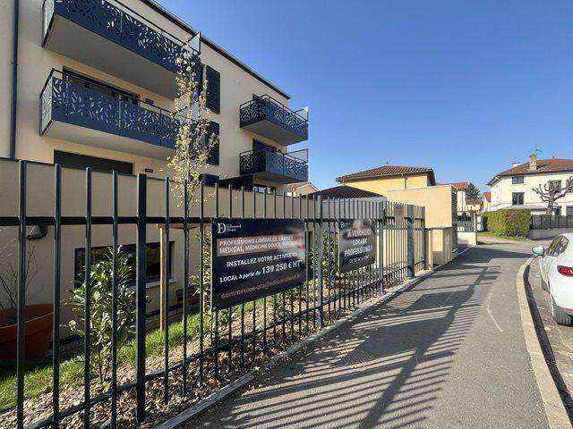 Local Commercial vente à Bourg-en-Bresse, Jassans-riottier