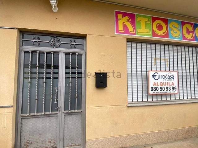 Local Comercial en alquiler en Roales, Castilla y León