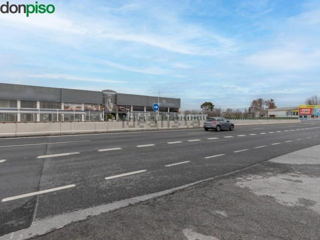 Local Comercial en venta en Granada, Zaidín - Vergeles