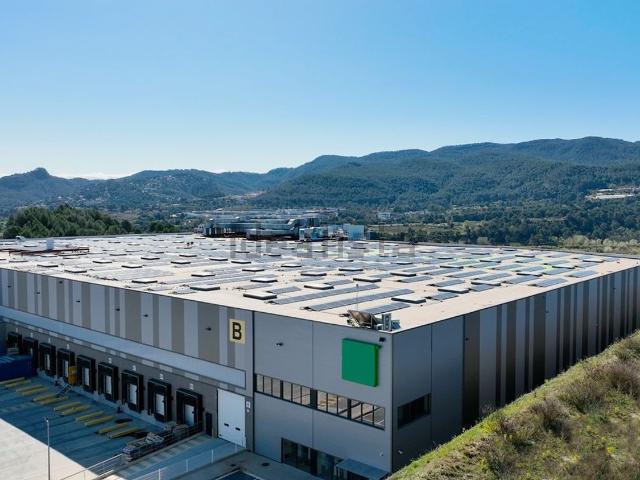 Nave en alquiler en Sant Esteve Sesrovires, Barcelona