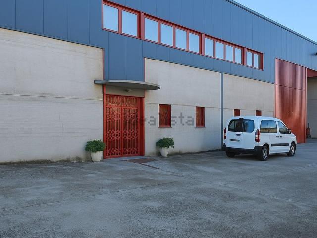 Nave en venta en Sant Esteve Sesrovires, Barcelona