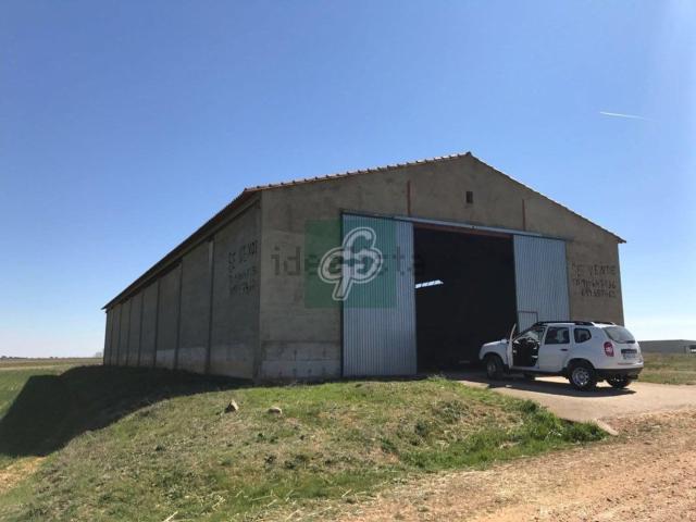 Nave en venta en Santovenia, Castilla y León