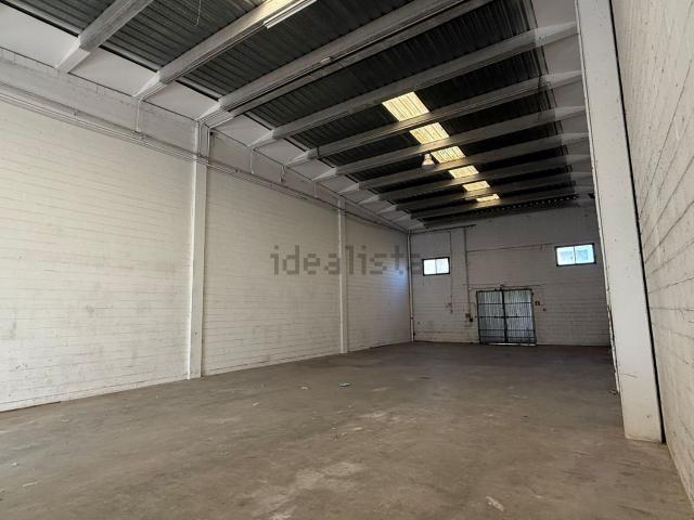 Nave en alquiler en Sils, Girona