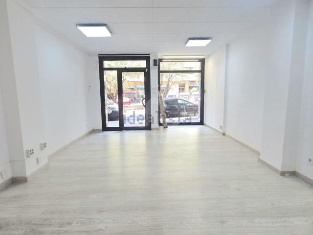 Local Comercial en venta en Sabadell, Sant Oleguer
