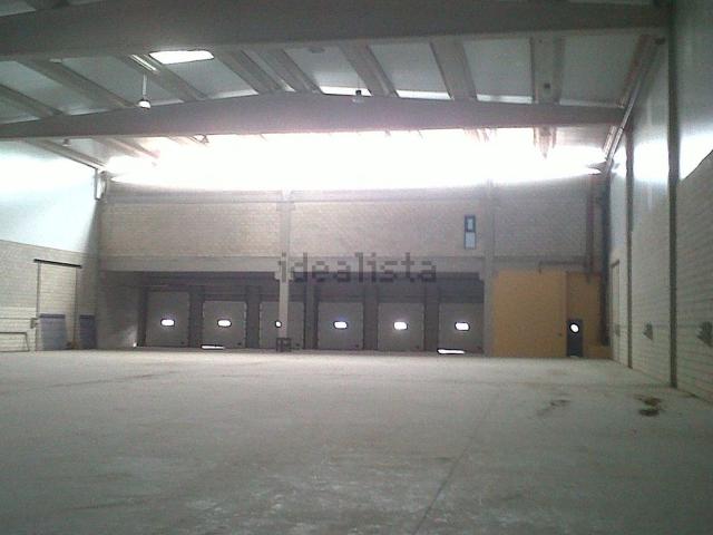 Nave en alquiler en Los Remedios, Sevilla