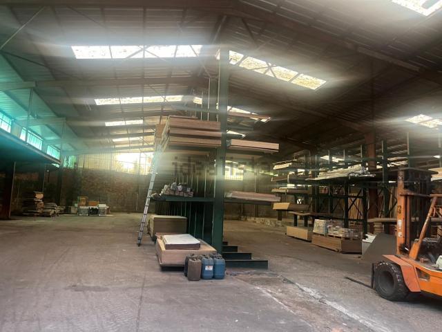 Nave en venta en Bembrive, Vigo
