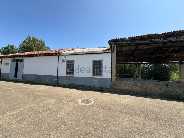 Nave en venta en Villaobispo De Otero, Castilla y León