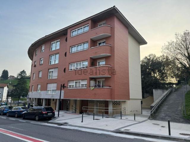 Local Comercial en venta en Zizurkil, Guipúzcoa
