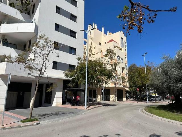 Local Comercial en alquiler en Barriada Islas Canarias, Costa del Sol Occidental