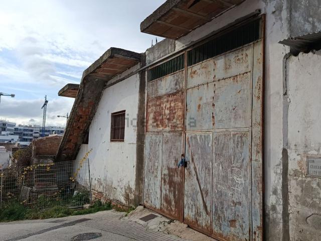 Nave en venta en Estebuna, Estepona