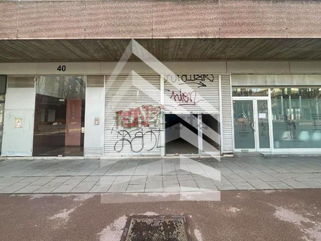 Local Comercial en venta en Zona Esportiva, Vallès Occidental