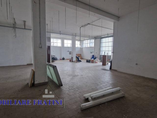 Locale Commerciale in affitto a Campli, Abruzzo