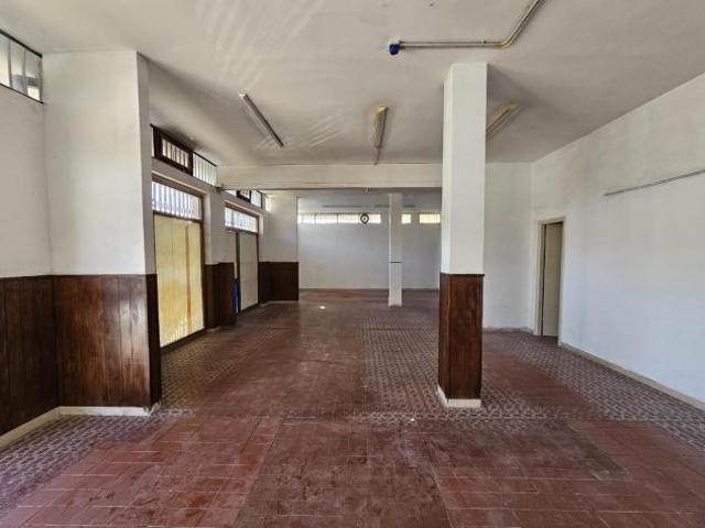 Locale Commerciale in affitto a Carrara, Toscana