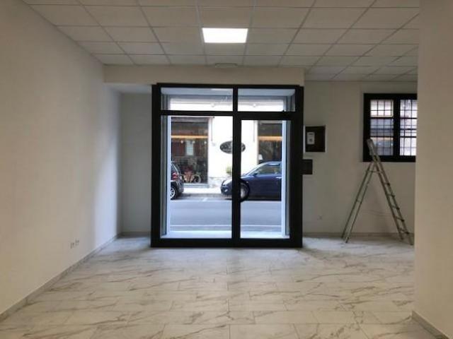 Locale Commerciale in affitto a Cascina, Toscana