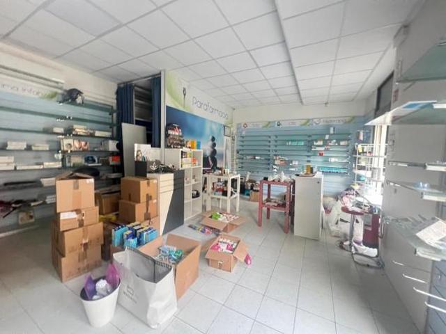 Locale Commerciale in affitto a Lecchi, Toscana
