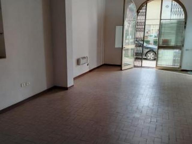 Locale Commerciale in affitto a Lecchi, Toscana