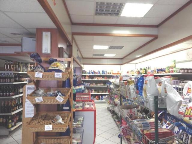 Locale Commerciale in affitto a Romito, Pontedera