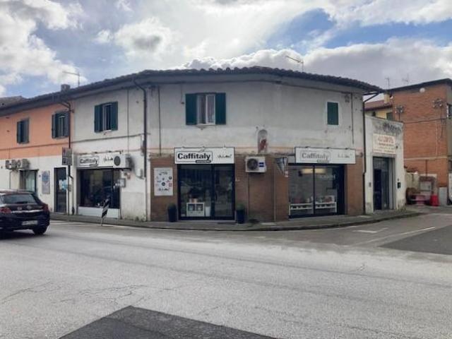 Locale Commerciale in affitto a Cascina, Toscana