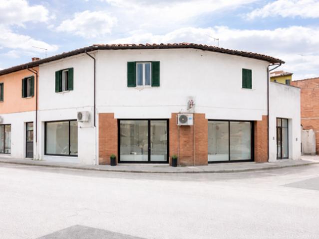Locale Commerciale in affitto a Cascina, Toscana