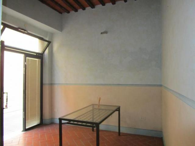 Locale Commerciale in affitto a Santa Croce Sull'arno, Toscana
