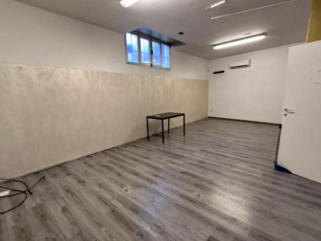 Locale Commerciale in vendita a Unione dei Comuni Circondario dell'Empolese Valdelsa, Empoli