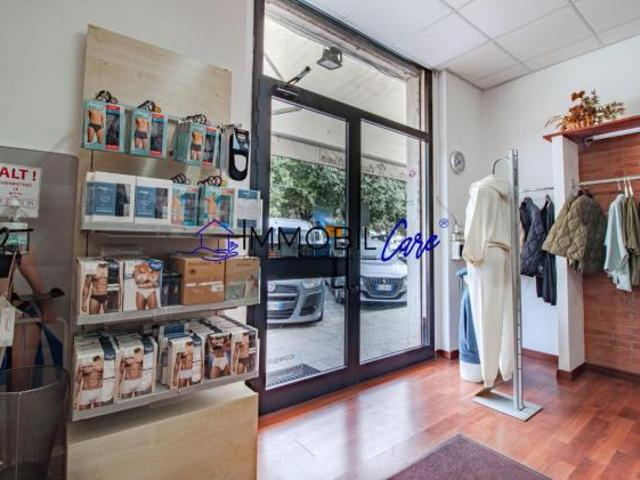 Locale Commerciale in vendita a Livorno, Toscana