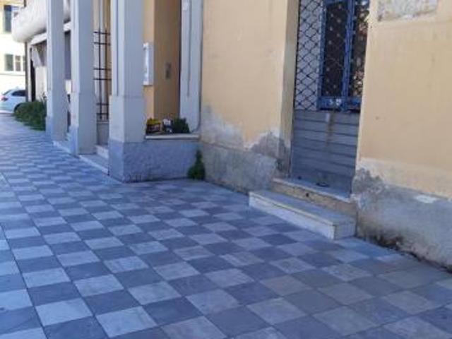 Locale Commerciale in vendita a Carrara, Toscana