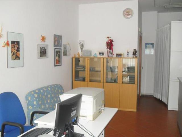 Locale Commerciale in vendita a Casciana Terme Lari, Toscana