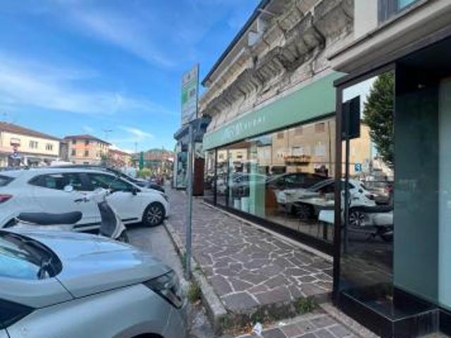 Locale Commerciale in vendita a San Miniato, Toscana