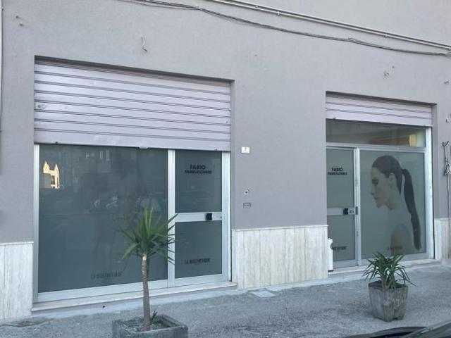 Locale Commerciale in affitto a Enna
