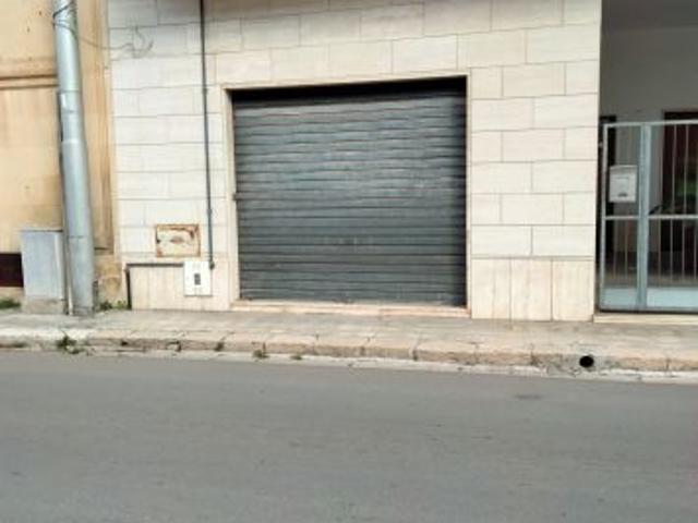 Locale Commerciale in affitto a Puglia, Lecce