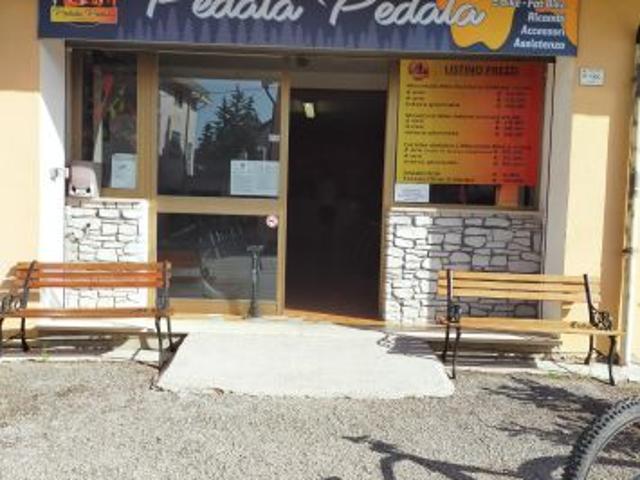 Locale Commerciale in vendita a Ovindoli, Abruzzo