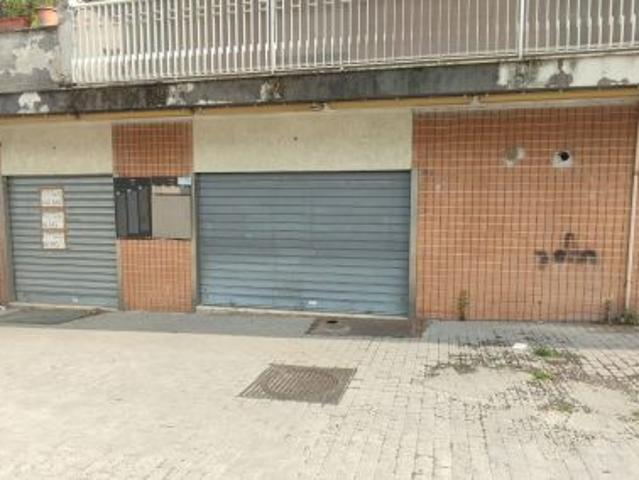 Locale Commerciale in affitto a San Lazzaro, Isernia