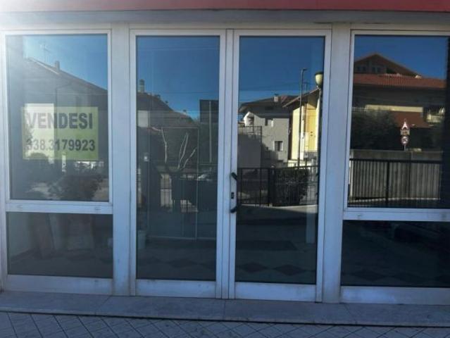 Locale Commerciale in affitto a Unione di comuni Valmarecchia, Reggio Emilia