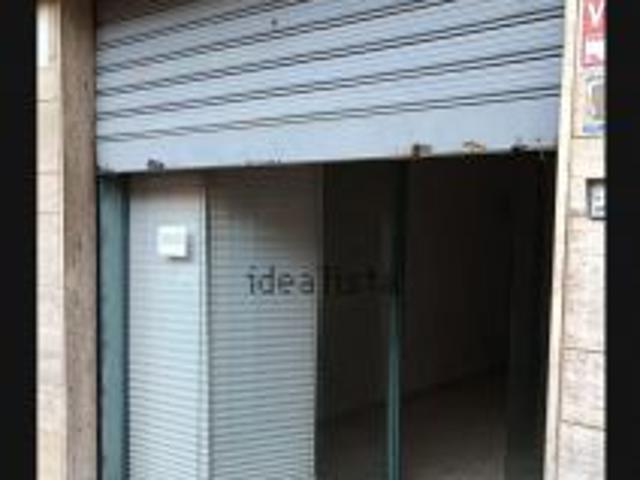 Locale Commerciale in vendita a Bitonto, Bari