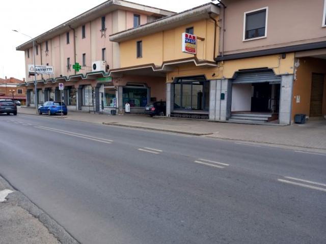 Locale Commerciale in affitto a Località San Bernardo, Piemonte