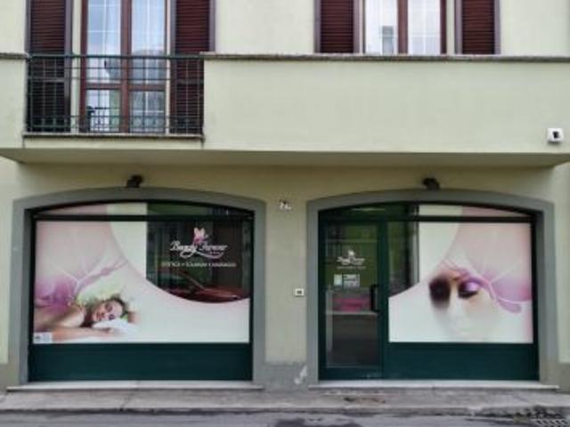 Locale Commerciale in affitto a Casalpusterlengo, Lombardia