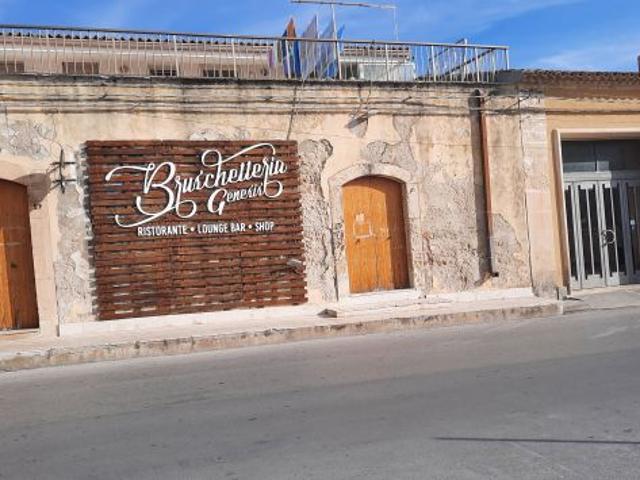 Locale Commerciale in vendita a Avola, Sicilia