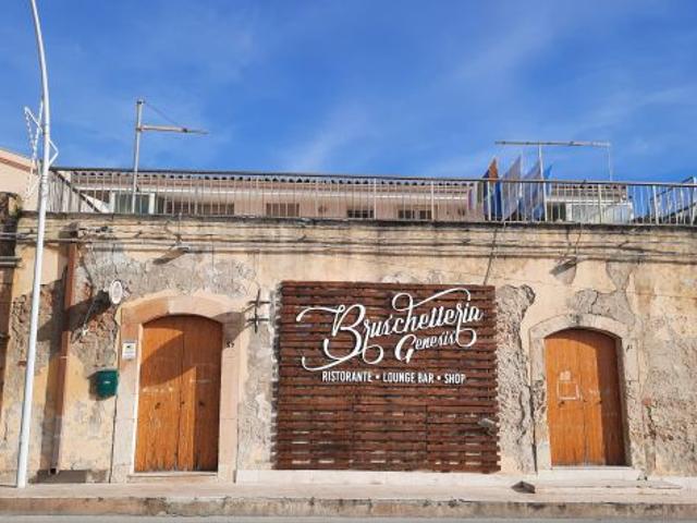 Locale Commerciale in vendita a Avola, Sicilia