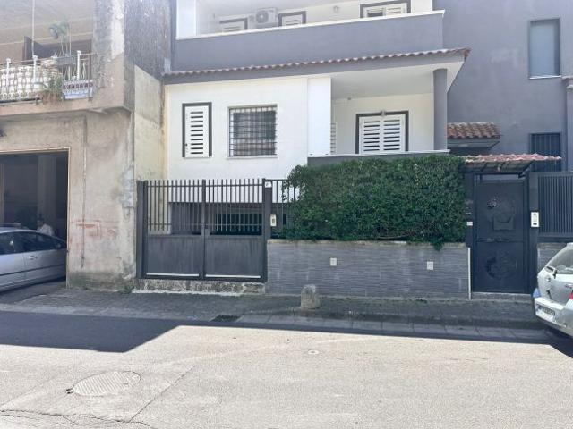Locale Commerciale in affitto a Municipalità 7, Casavatore