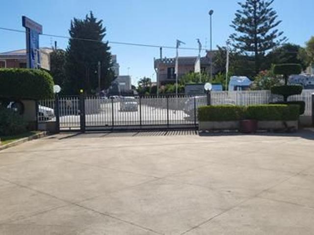 Locale Commerciale in affitto a Bellizzi, Campania
