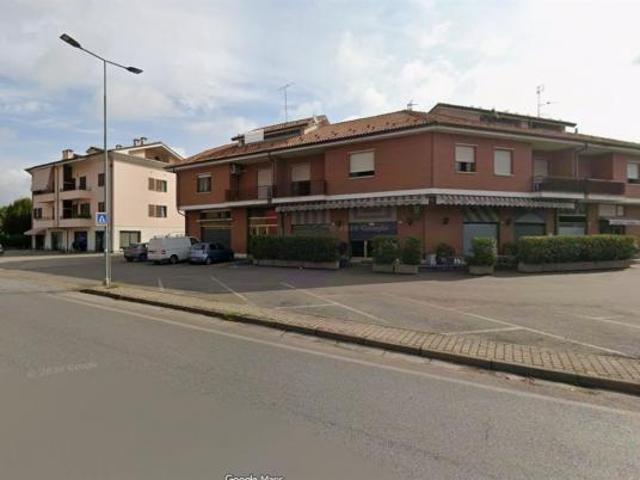 Locale Commerciale in vendita a Piemonte, Cuneo