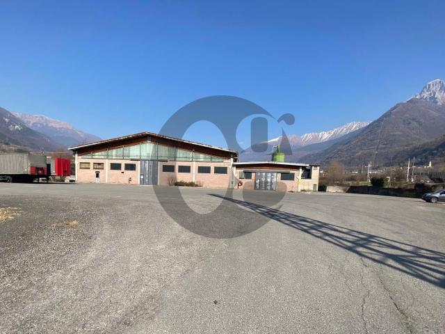 Locale Commerciale in vendita a Comunità montana della valle Camonica, Breno